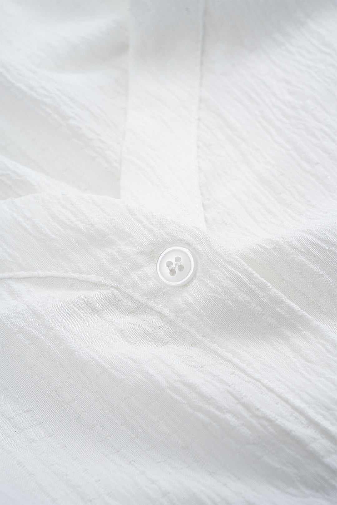 Camisa Asimétrica de Manga Larga con Espalda Descubierta y Botones