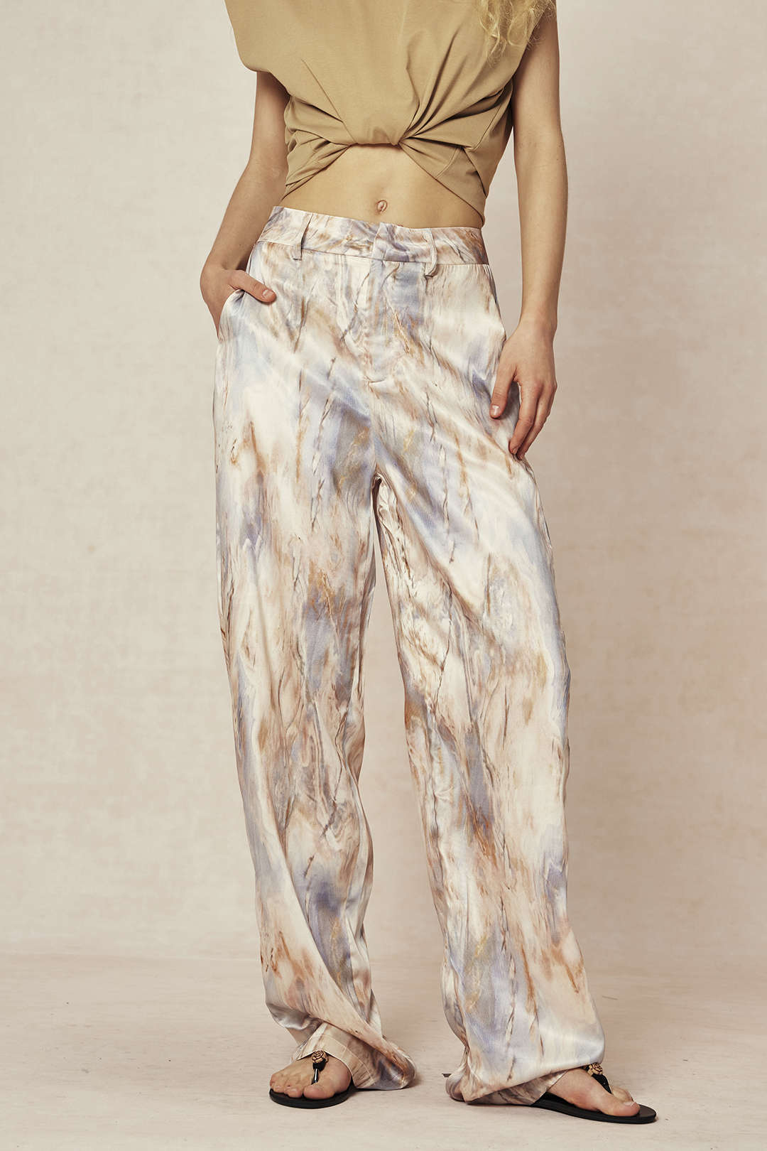 Pantalón Recto Largo de Talle Alto con Estampado de Mármol