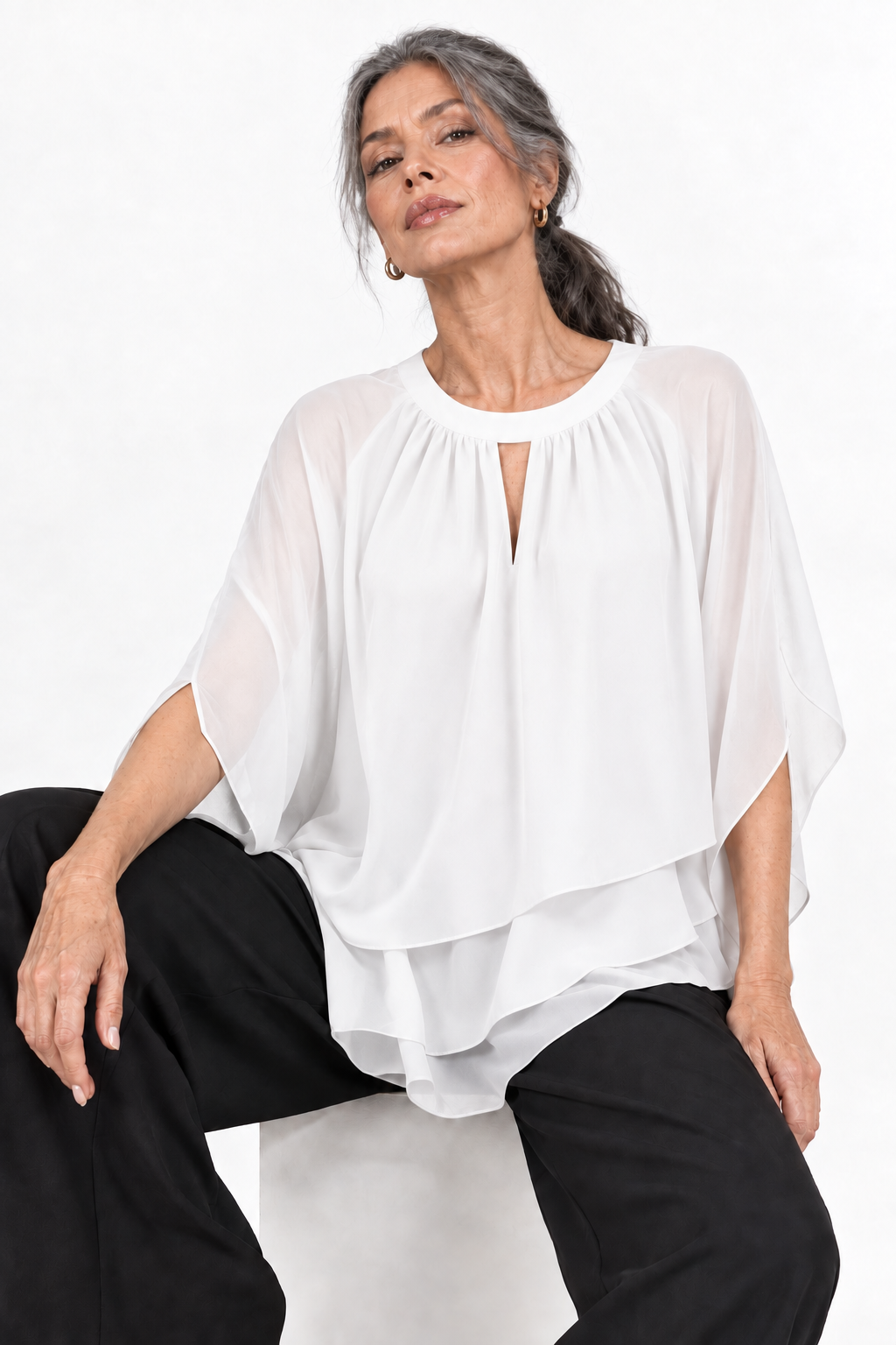 Blusa de Gasa Negra Mangas Capa