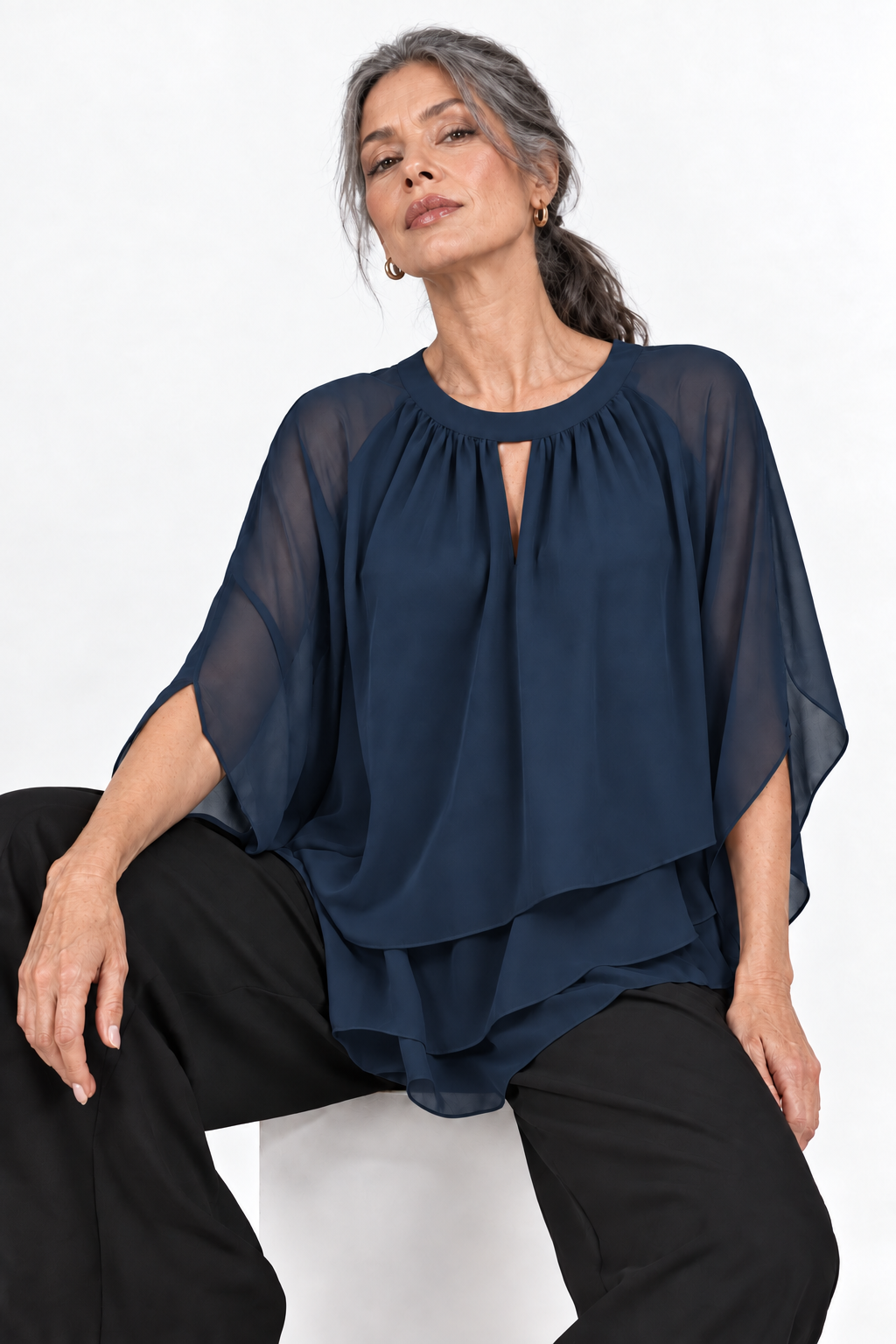 Blusa de Gasa Negra Mangas Capa