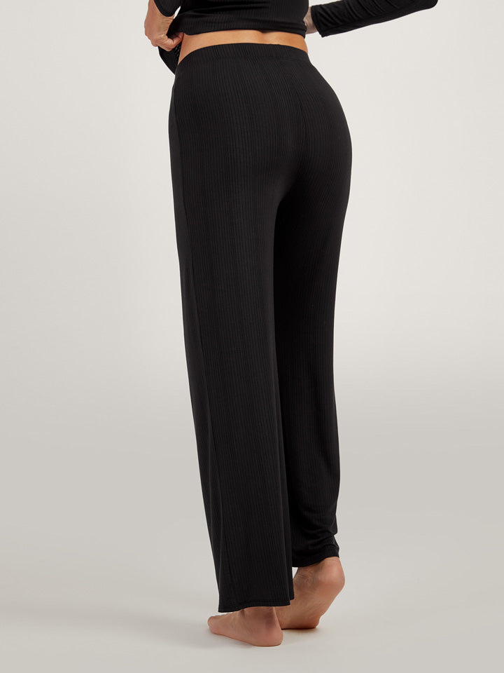 Pantalones cómodos de pierna ancha para estar en casa