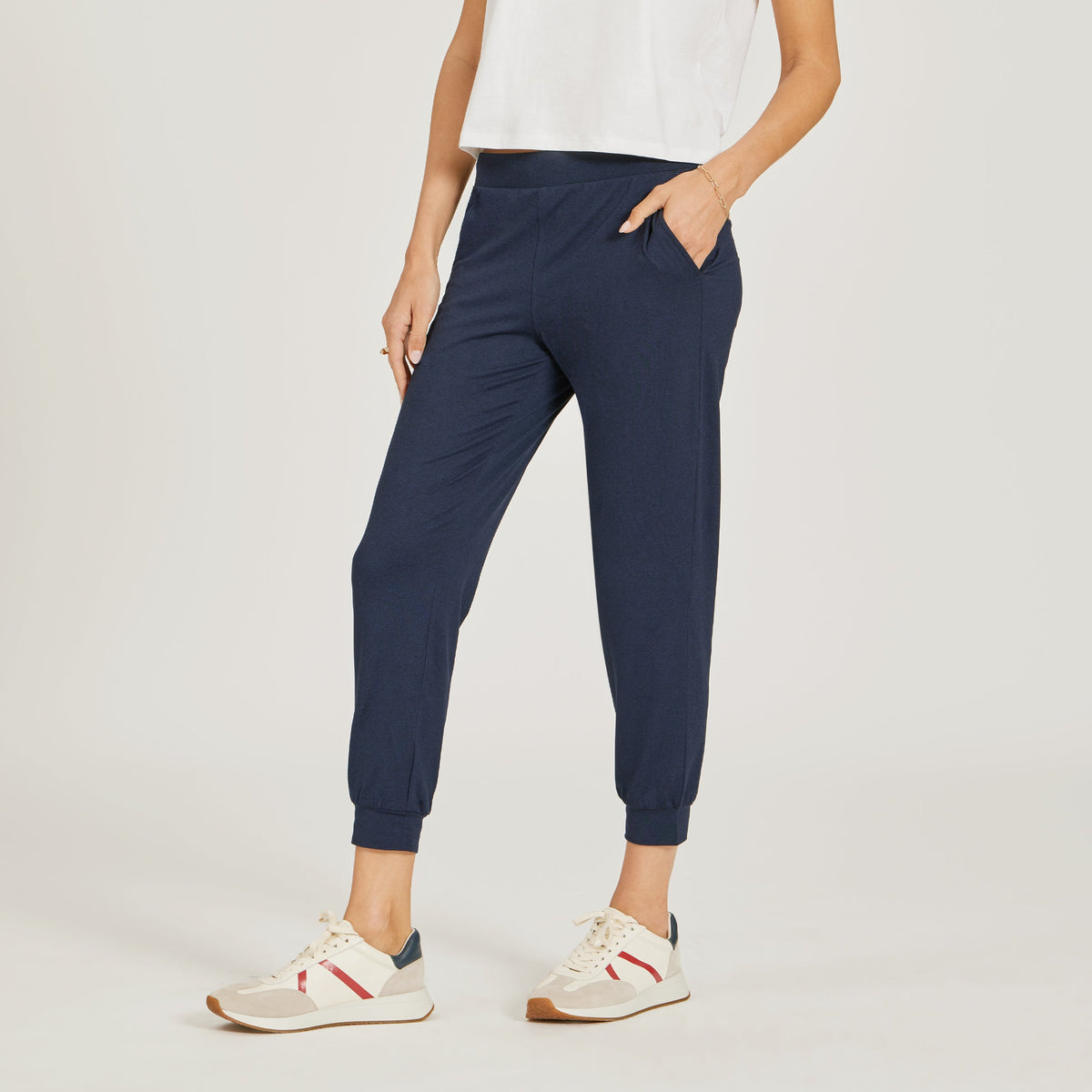 Pantalones jogger deportivos de corte corto