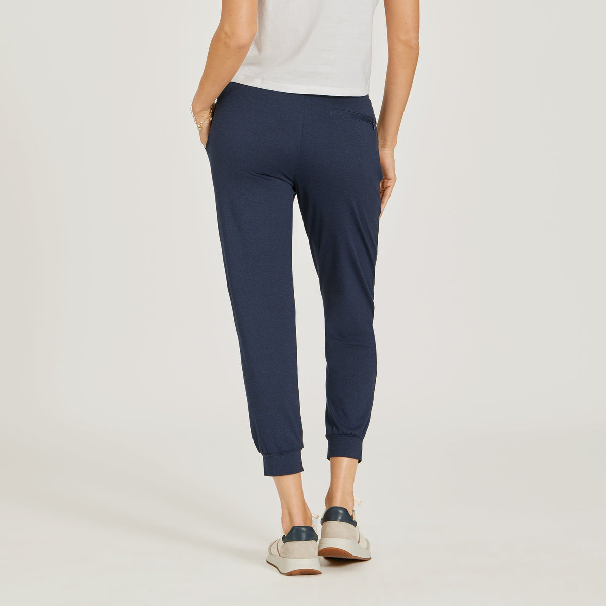 Pantalones jogger deportivos de corte corto