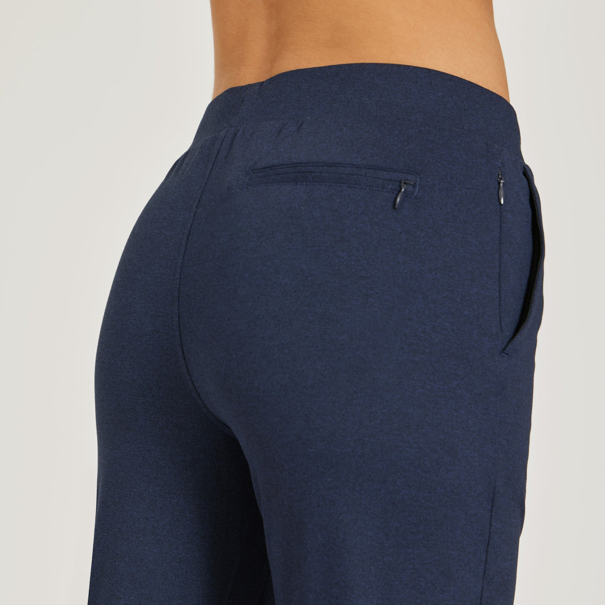 Pantalones jogger deportivos de corte corto